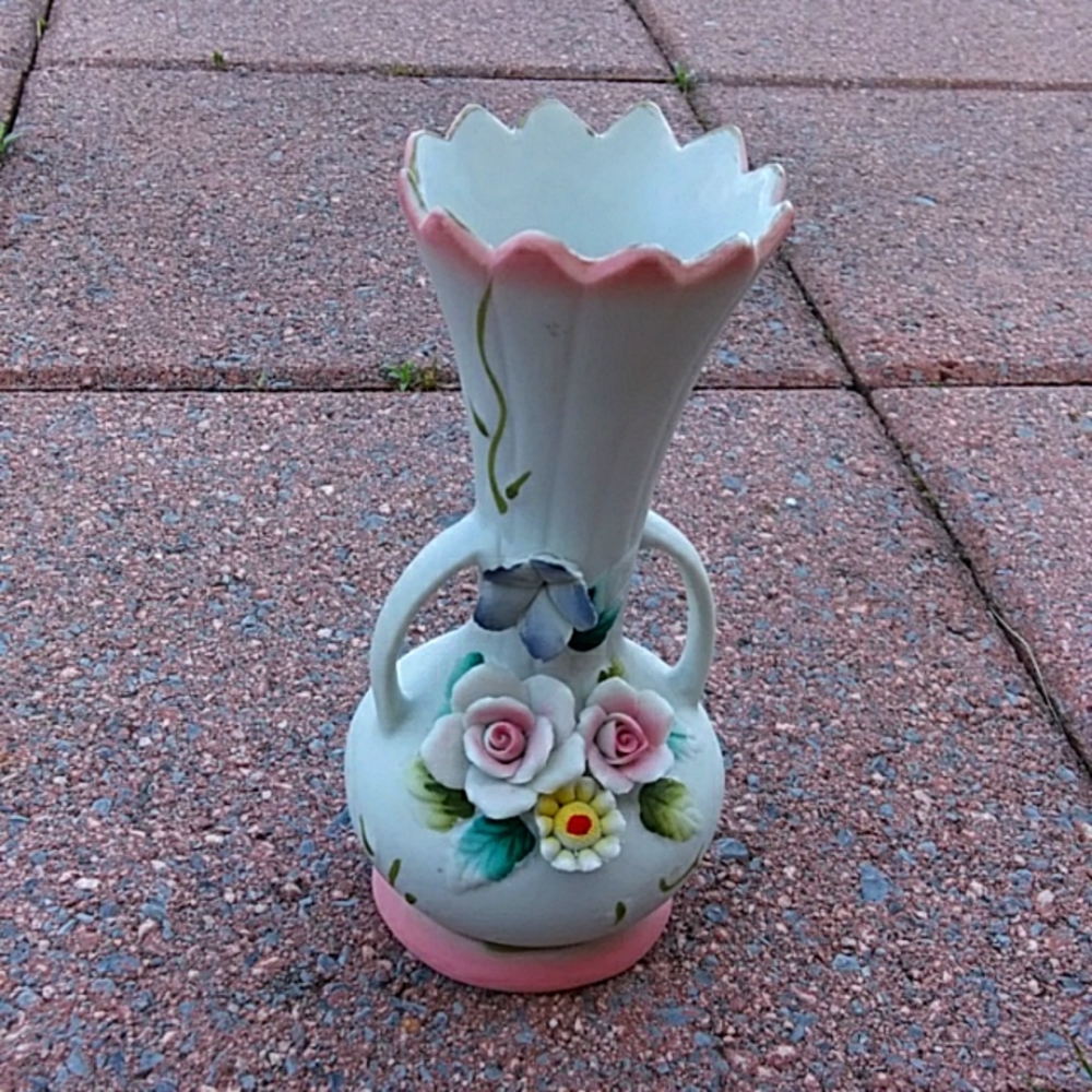 Vintage collectable ceramic floral vase